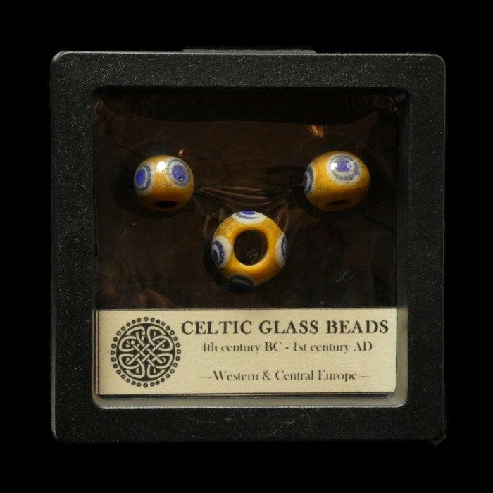 Celtique Collection de perles en verre celtiques Eye dans, Antiquités & Art, Antiquités | Autres Antiquités