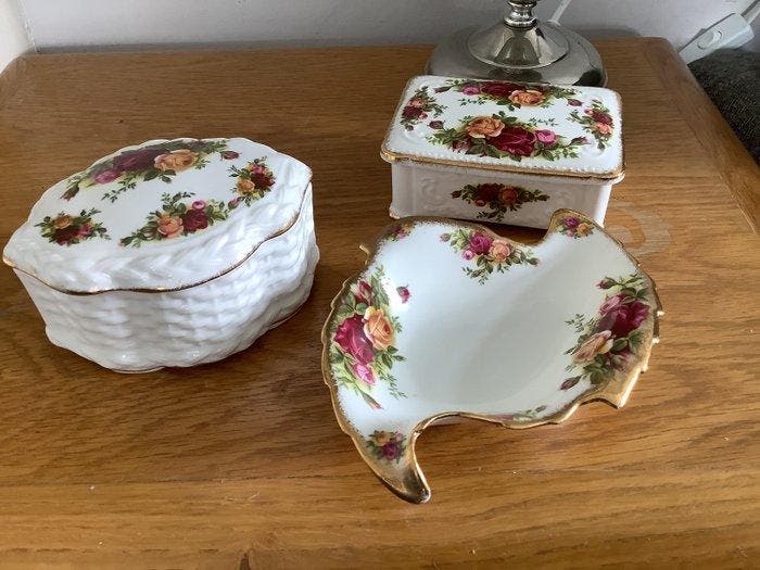 Collection thématique - Boîtes à bijoux en porcelaine et, Antiek en Kunst, Antiek | Speelgoed