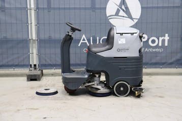 Veiling: Schrobmachine Nilfisk BR752 Elektrisch 24V 2023, Zakelijke goederen, Ophalen