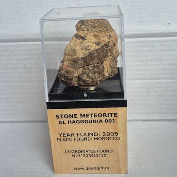 Météorite Al Haggounia 001 - Météorite chondrite - sur socle, Collections