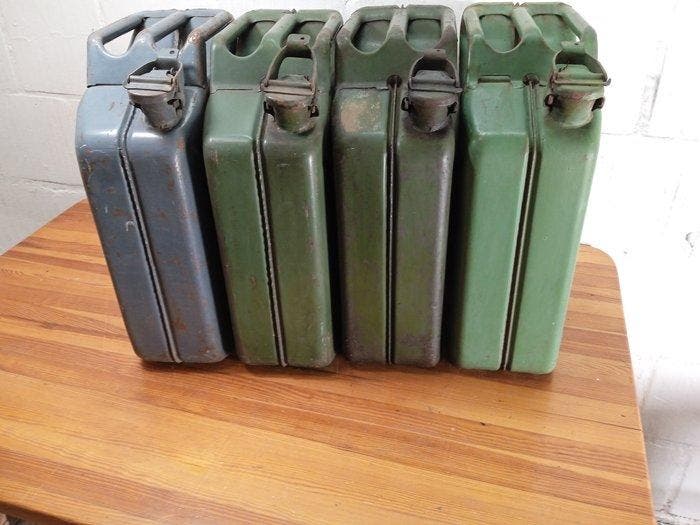 Jerrycan (4) - Vintage militaire blik - Staal, Antiquités & Art, Antiquités | Assiettes décoratives & Carrelages