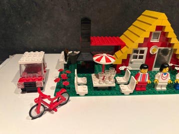 Lego Set - 6388 - Classic Town - Holiday Home With Caravan