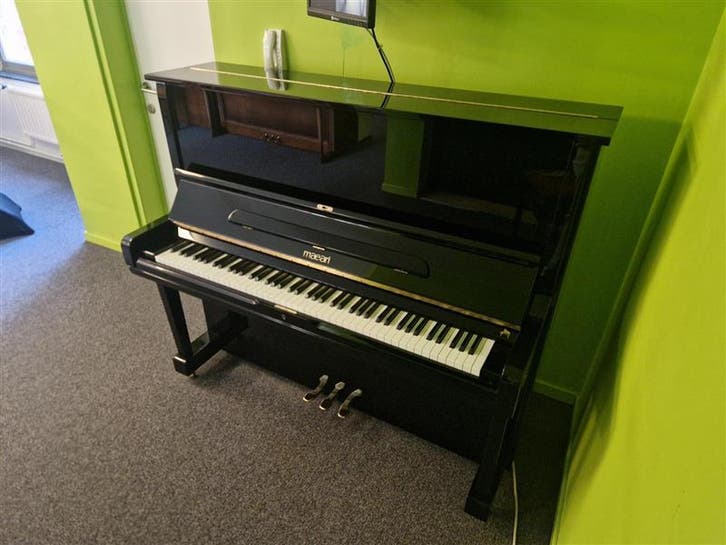Maeari U837 (1996), Musique & Instruments, Pianos, Envoi