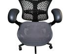 Herman Miller Mirra 2, Nieuwstaat, Huis en Inrichting, Bureaustoelen, Overige kleuren, Verzenden, Zo goed als nieuw, Bureaustoel