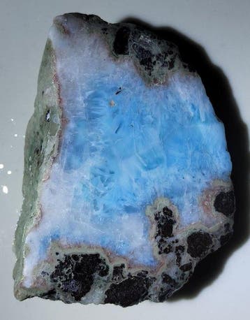 Larimar ruwe steen van hoge kwaliteit AAA- 69.15 g