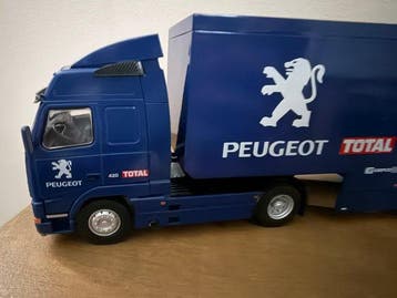 IXO 1:43 - Camion miniature - Volvo FH12 Prost Peugeot 1998