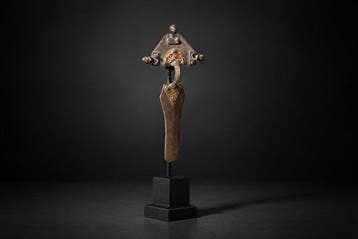Europa Merovingische fibule van verguld zilver. - 10 cm