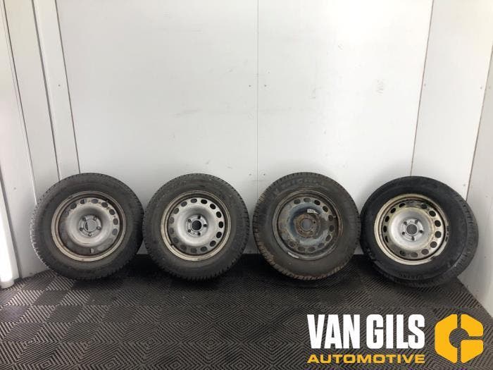 Velgen set + banden Peugeot Expert O330604, Auto-onderdelen, Ophanging en Onderstel