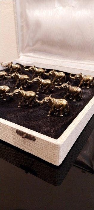 Messensteun (12) - éléphants grands modèles - Messing