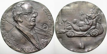 Metallgussplakette 1999 Personenmedaille Dr Peter Berghau..., Verzenden