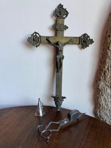 Set van 3 religieuze voorwerpen (3) - Geïnspireerd door de, Antiek en Kunst