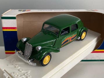 Solido 1:43 - Voiture miniature - Citroën Traction Avant