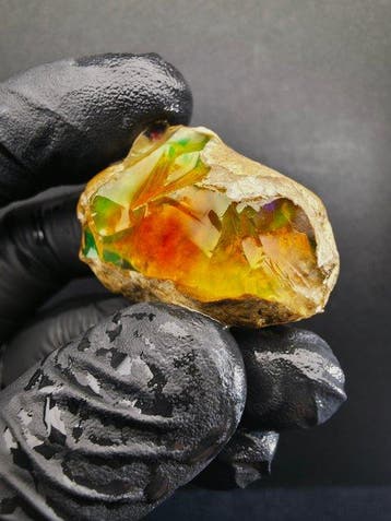 15.88gr Crystal Opal Specimen Ruw- 15.88 g