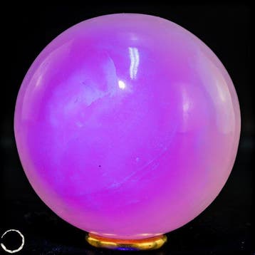 Adembenemende roze calcietkogel – Zeer fluorescerend en