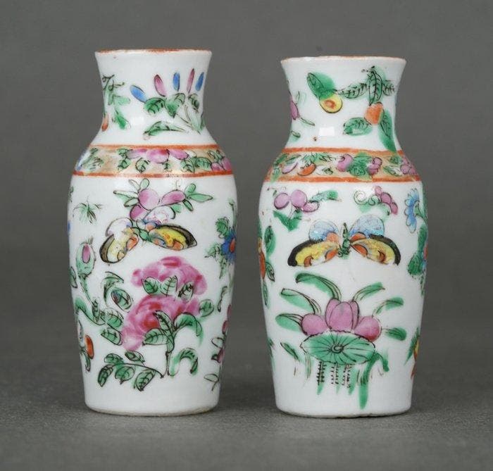 Vase - Porcelaine - Chine - Dynastie Qing (1644–1911) -, Antiquités & Art, Antiquités | Autres Antiquités