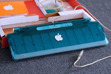 Apple iMac G3 Bondi Blue Accessory Kit – Complete Box –