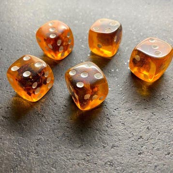 Dobbelstenen met Baltisch barnsteen - Barnsteen - succinite