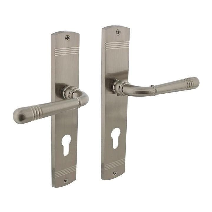 Deurklink Helena op schild profielcilindergat 55mm nikkel..., Doe-het-zelf en Bouw, Hang- en Sluitwerk, Klink of Kruk, Nieuw, Koper of Messing