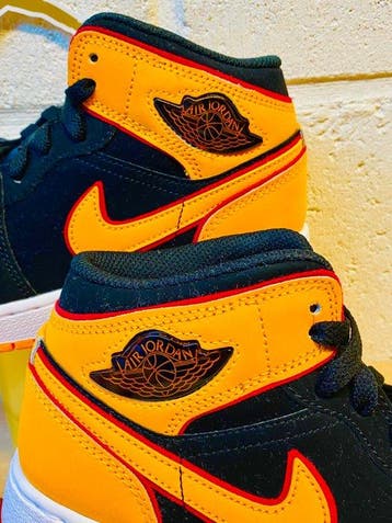 Air Jordan - One Mid Black Vivid Orange P40 - Sneakers -, Nieuw