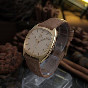 Omega - De Ville Automatic Champagne Dial Cushion Case -