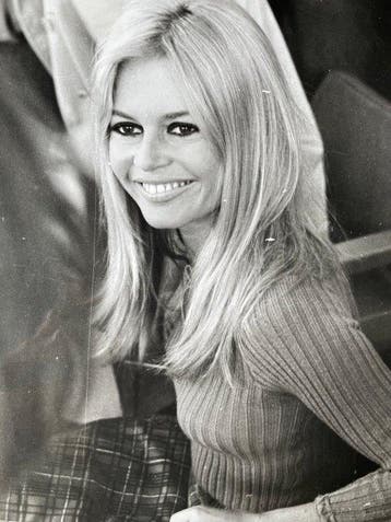 . - Brigitte Bardot – Original 1968 Vintage Press Photo –