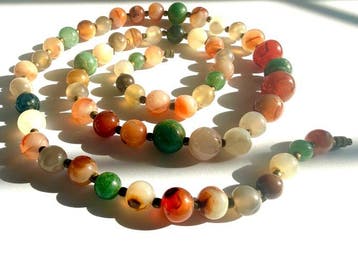 Collier vintage en agate multicolore, 110 grammes, 75 cm,
