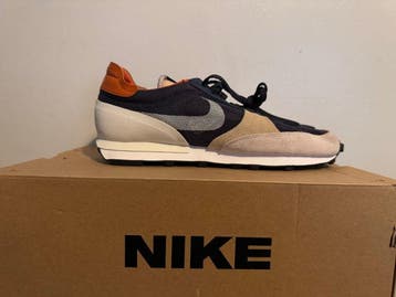 Nike - N.354 - Sneakers - Taille : EU 43 - Neuf avec