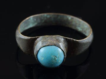 Byzantijns Brons Byzantijns bronzen ring met blauwe