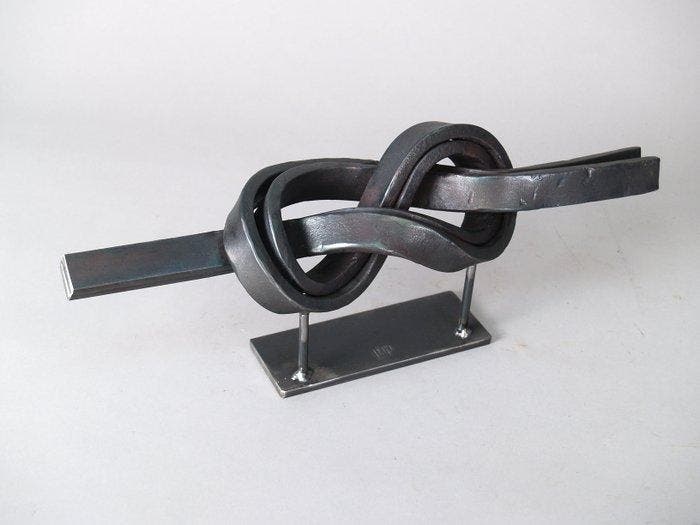 Carmen Lop - Big knot of eight con dos barras, Antiquités & Art, Art | Objets design