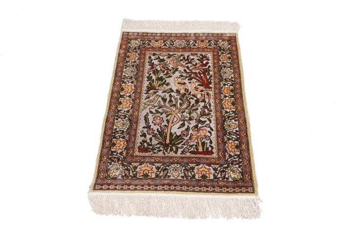 Silk Hereke Signed Carpet with Metal (Souf) - Puur Luxe, Maison & Meubles, Ameublement | Tapis & Moquettes