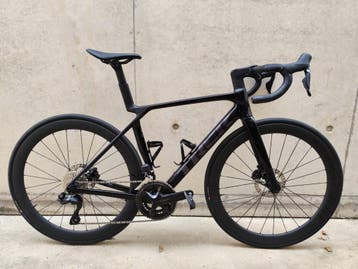 Trek Madone SL6 Gen 8 maat Medium, Fietsen en Brommers, Zo goed als nieuw