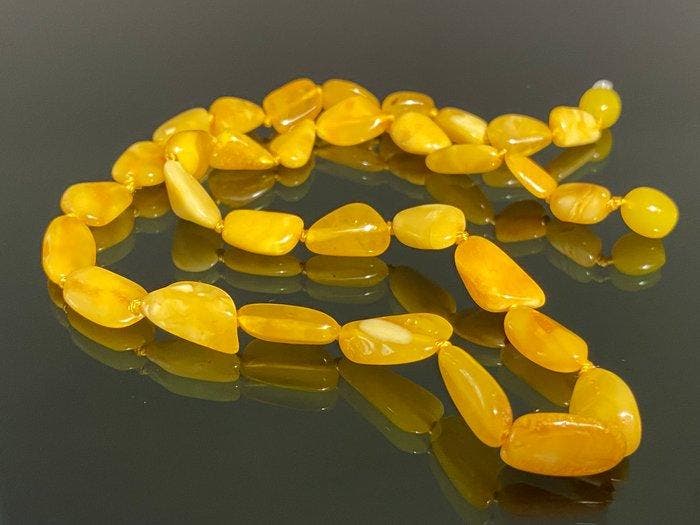 Gouden butterscotch en zeldzaam eidooierkleurig natuurlijke, Verzamelen, Mineralen en Fossielen