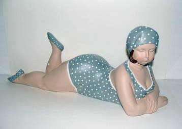 Beeldje, Mollige Bade Dame Badenixe Statuette, eine Dame in