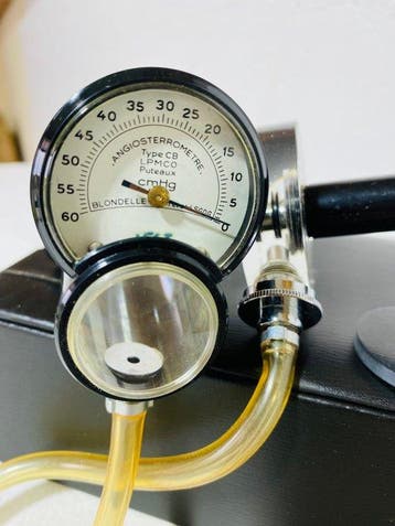 Rare angiostéromètre médical Professeur Parrot Type CB –