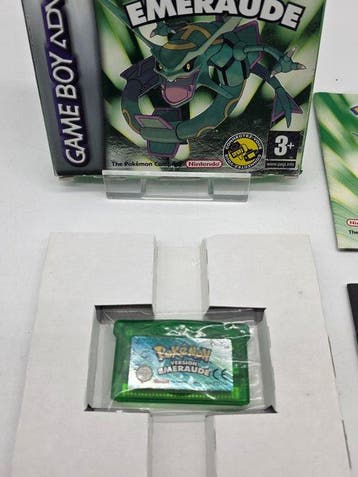 Nintendo - Gameboy Advance - Pokémon Emerald Version (EUR)