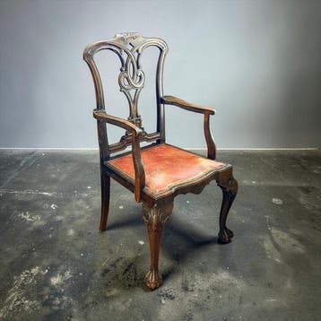 Thomas Chippendale - Fauteuil - Bois, Cuir - Taillée à la