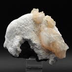 HEULANDITE ROSÉE sur MORDENITE BLANCHE ! Inde Cristaux sur