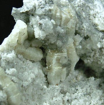 CW1945 Weloganite avec Dresserite et Calcite Cristaux sur