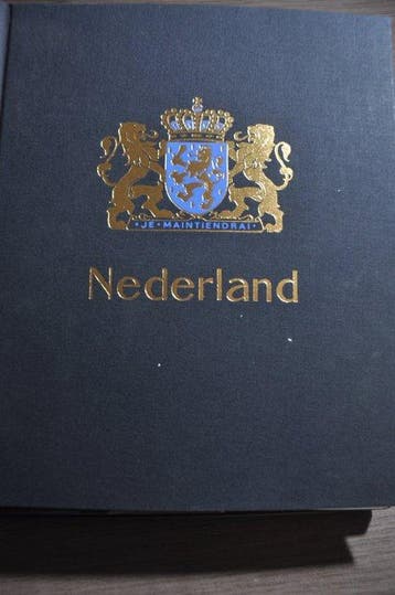 Nederland - Verzameling in diverse Albums met veel postfris, Gestempeld