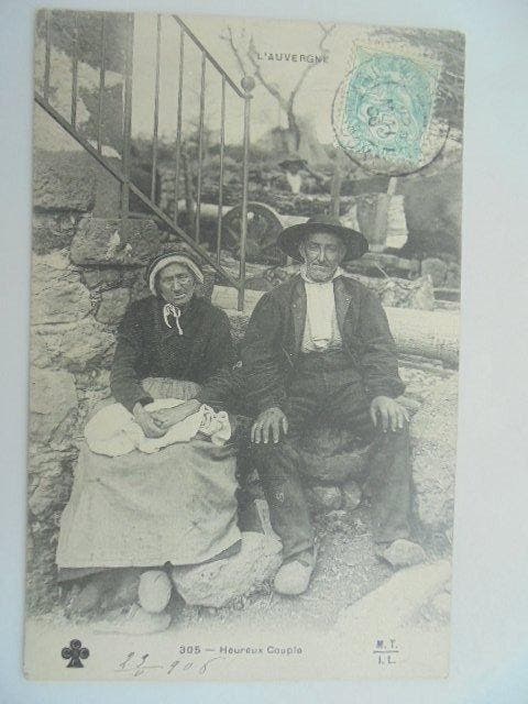 Frankrijk - Kostuums en hoofddeksels in Auvergne -, Collections, Cartes postales | Étranger
