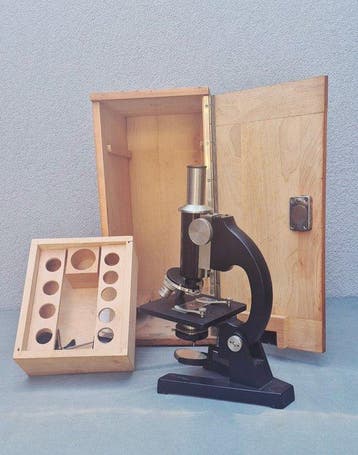 Monocular compound microscope - 1-1086 - 1950-2000 -