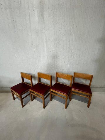 Stoel - hard hout, Synthetisch leder - Vier vintage stoelen