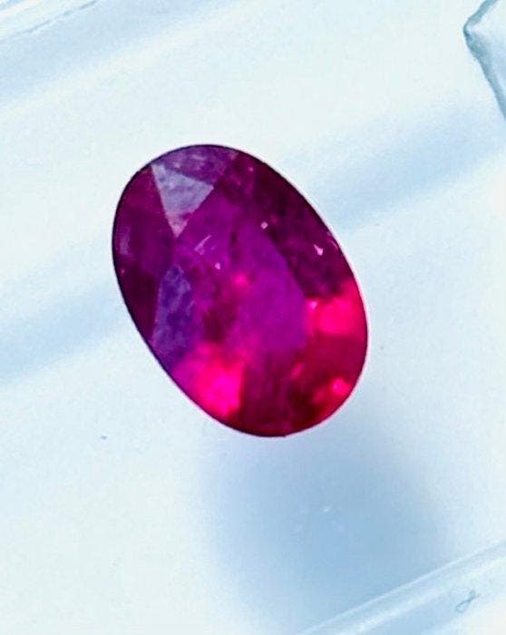 Sans prix de réserve - 1 pcs Rouge, Violet Rubis - 0.95 ct -, Bijoux, Sacs & Beauté, Pierres précieuses