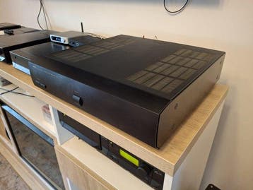 Yamaha - MX-1 Solid state eindversterker
