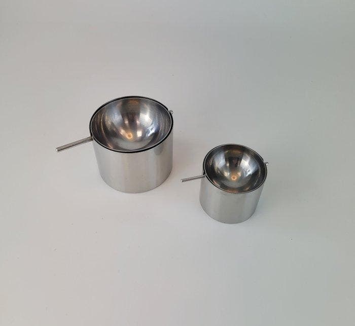 Stelton - Arne Jacobsen - Asbak (2) - Cylinda Line + Ashtray, Antiek en Kunst, Antiek | Meubels | Stoelen en Sofa's