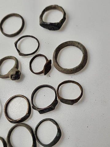 Verschillende culturen Gemengde metalen 20 stuks ringen