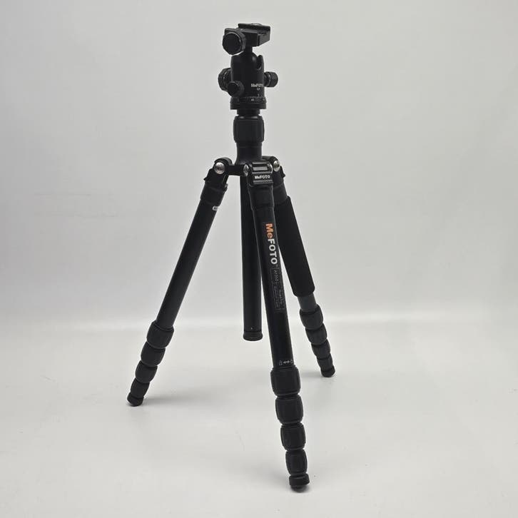 MeFoto Statief  A1350Q1 RoadTrip Travel Tripod Kit zwart, Musique & Instruments, Pieds, Enlèvement ou Envoi