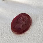 19e-eeuws robijnrood glas intaglio – Romeins keizerprofiel, Antiek en Kunst