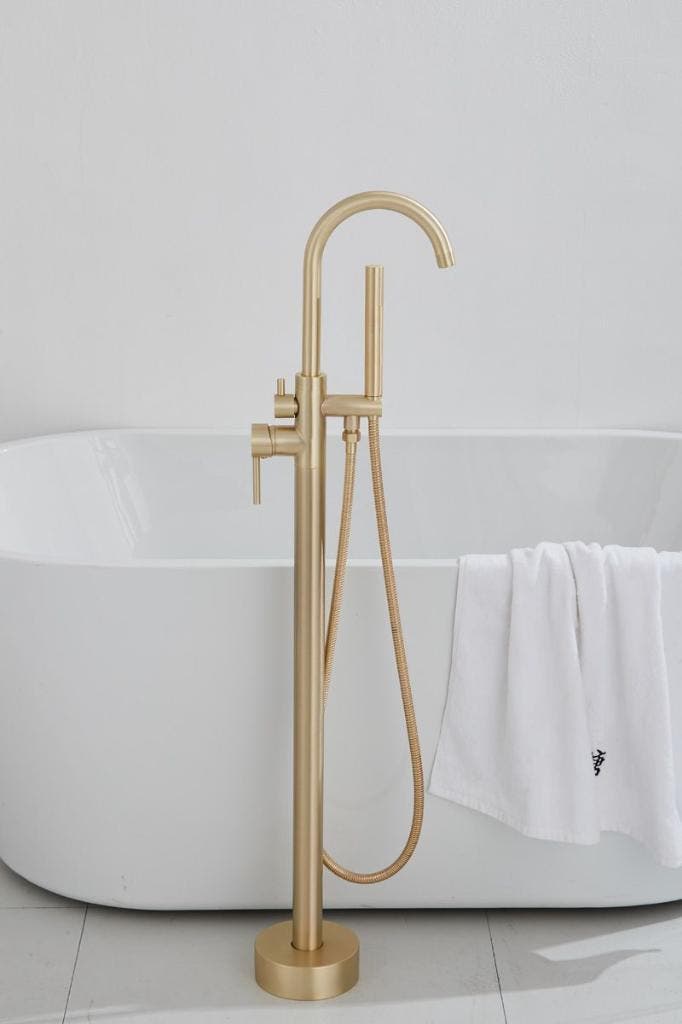 AKTIE: Vrijstaande Badkraan Atlanta met Staaf Handdouche !!, Bricolage & Construction, Sanitaire, Envoi