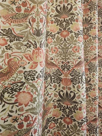 300x280 cm! Engelse William Morris-stof Strawberry Thief -